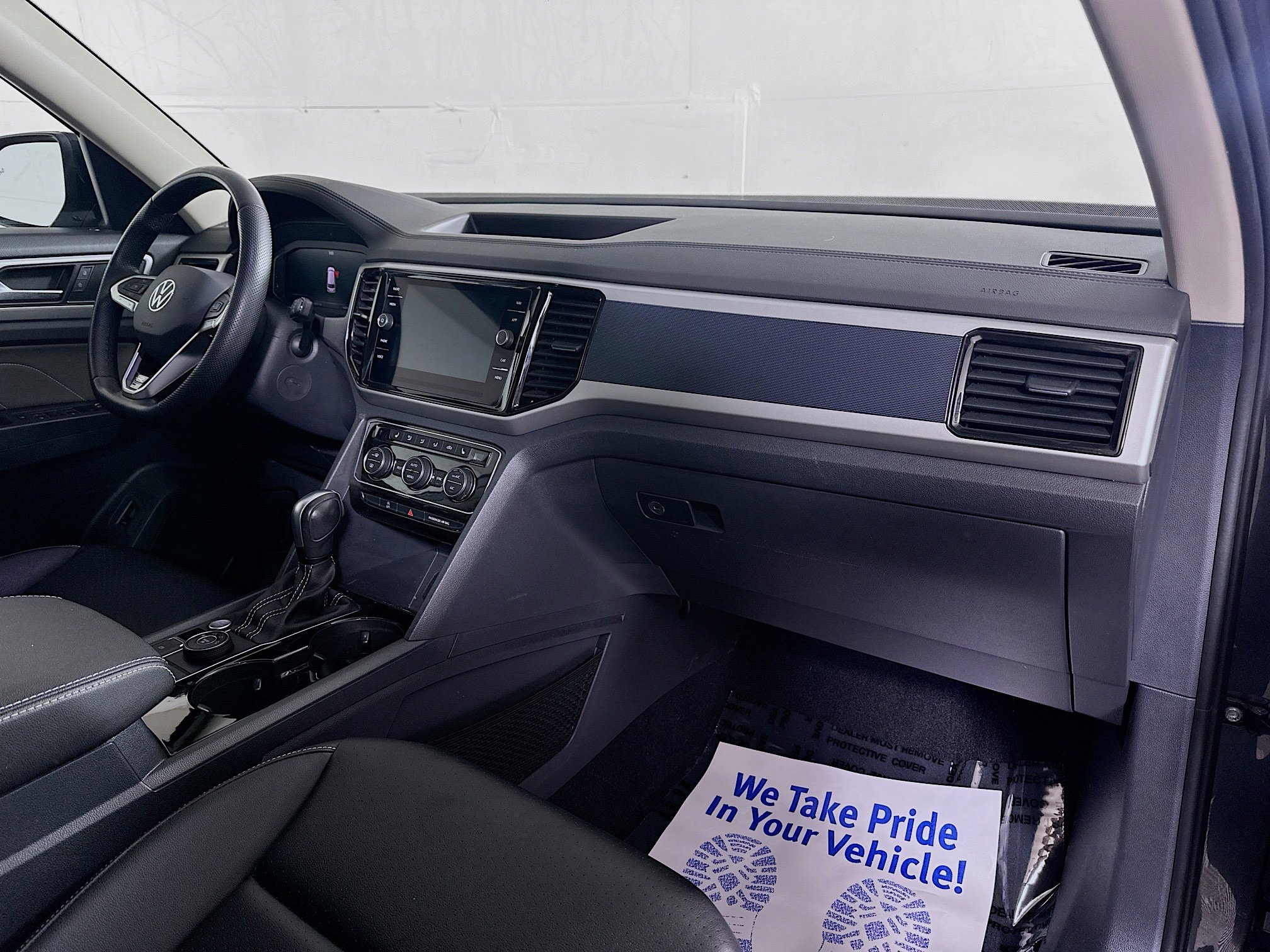 Certified 2023 Volkswagen Atlas SEL R-Line AWD/4WD image 30
