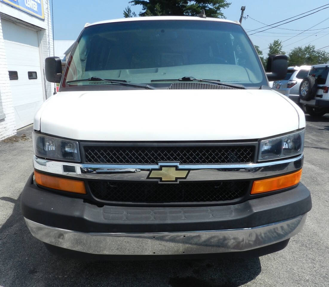 Used 2016 Chevrolet Express 3500 LT w/ LT Preferred Equipment Group RWD image 4