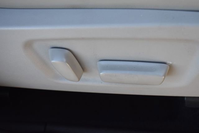 Used 2019 Toyota Highlander XLE image 12