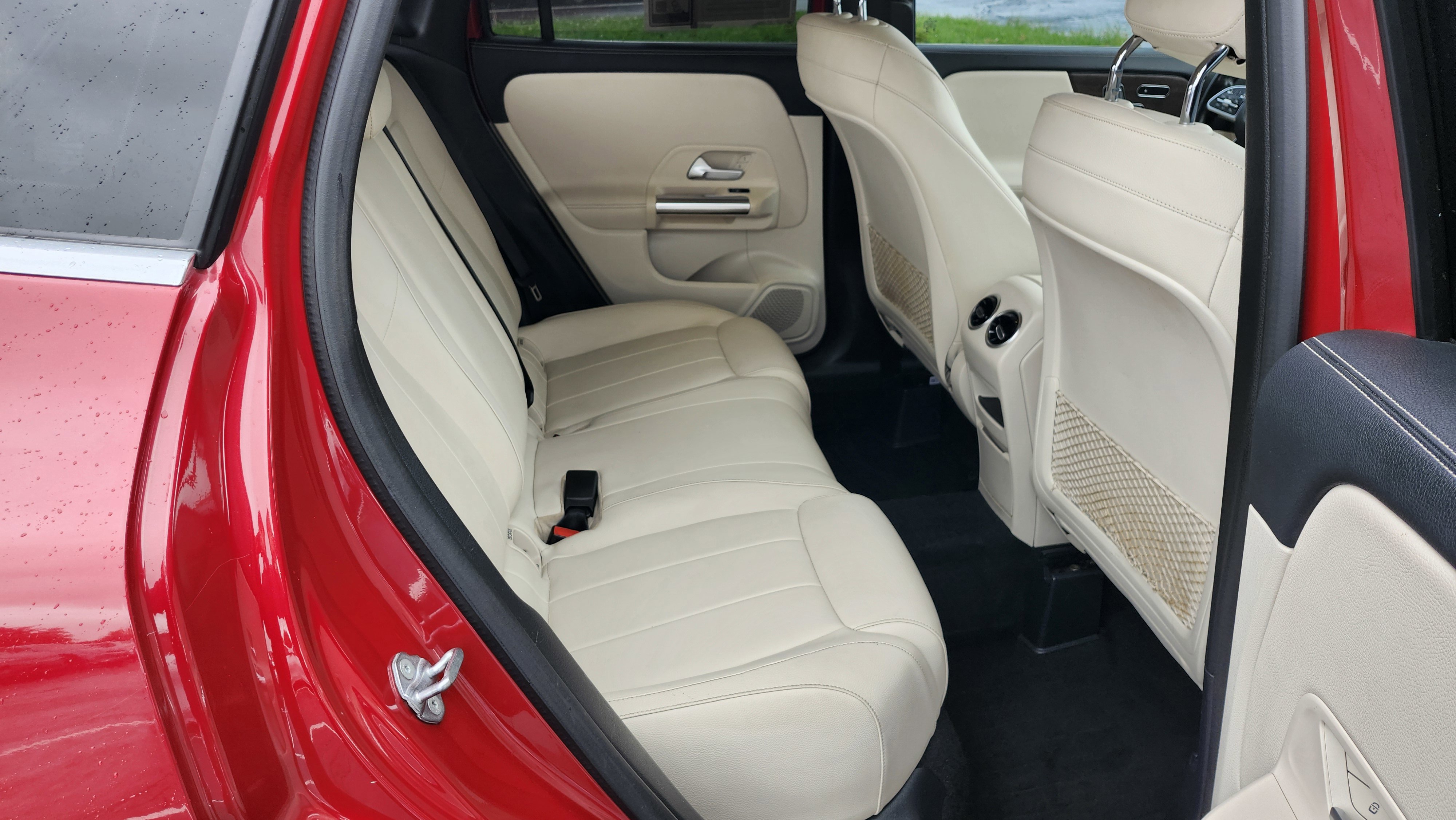 Used 2021 Mercedes-Benz GLA 250 4MATIC w/ Premium Package image 13