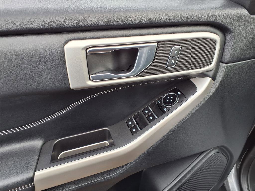 Used 2022 Ford Explorer XLT w/ Equipment Group 202A image 15