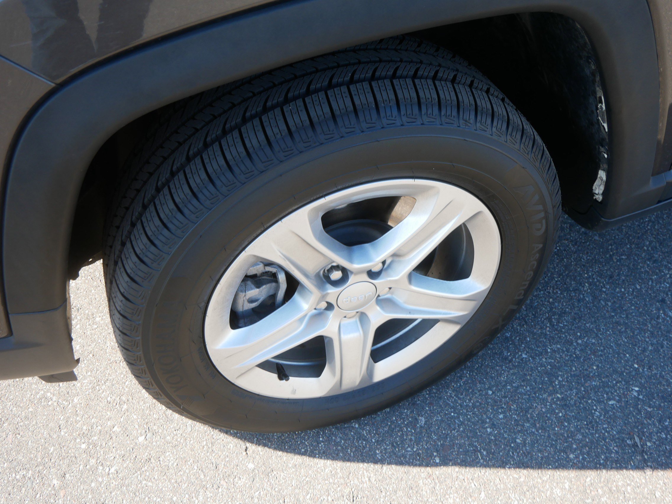 Used 2023 Jeep Compass Latitude image 16
