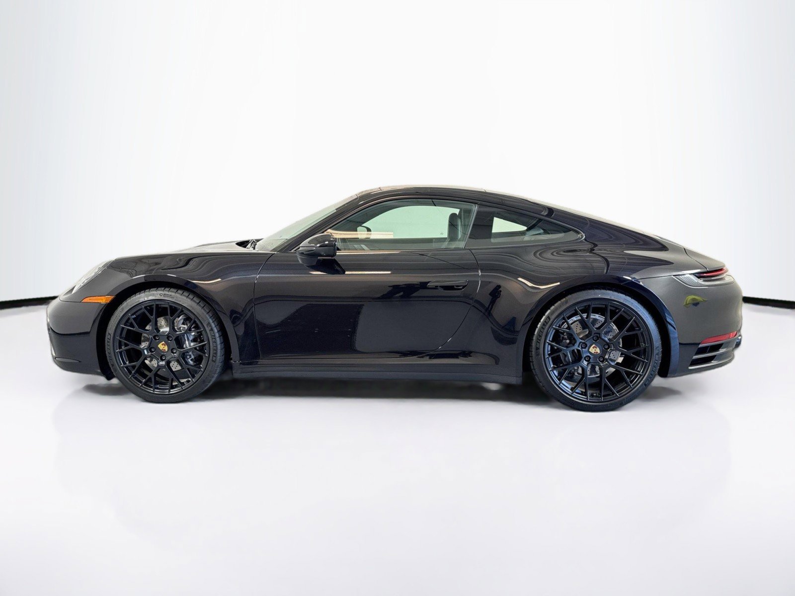 Used 2022 Porsche 911 Carrera image 2