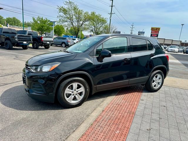 Used 2020 Chevrolet Trax LS w/ Tint and Cruise Package FWD image 3