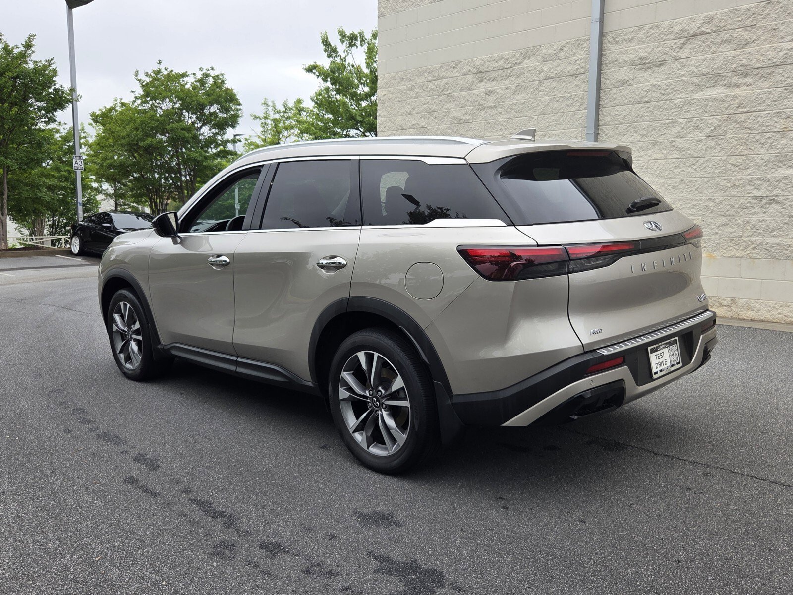 Used 2023 INFINITI QX60 Luxe w/ Cargo Package AWD/4WD image 8