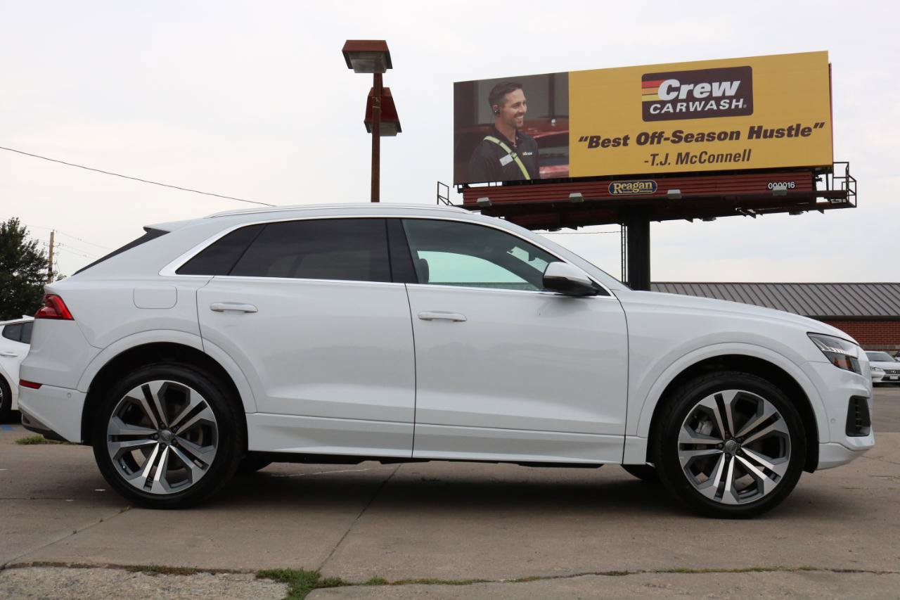 Used 2019 Audi Q8 Premium Plus w/ Premium Plus AWD/4WD image 11