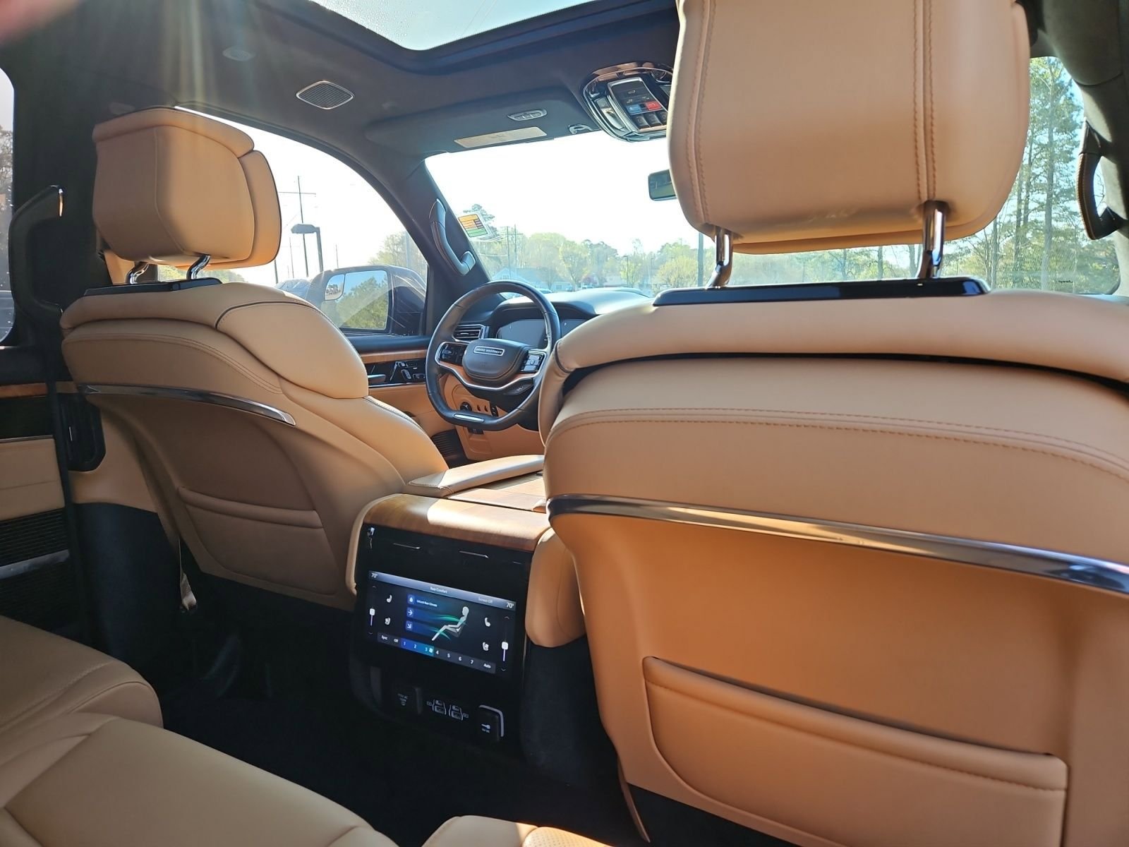 Used 2022 Jeep Grand Wagoneer Series III w/ Flexible Seating Group image 18