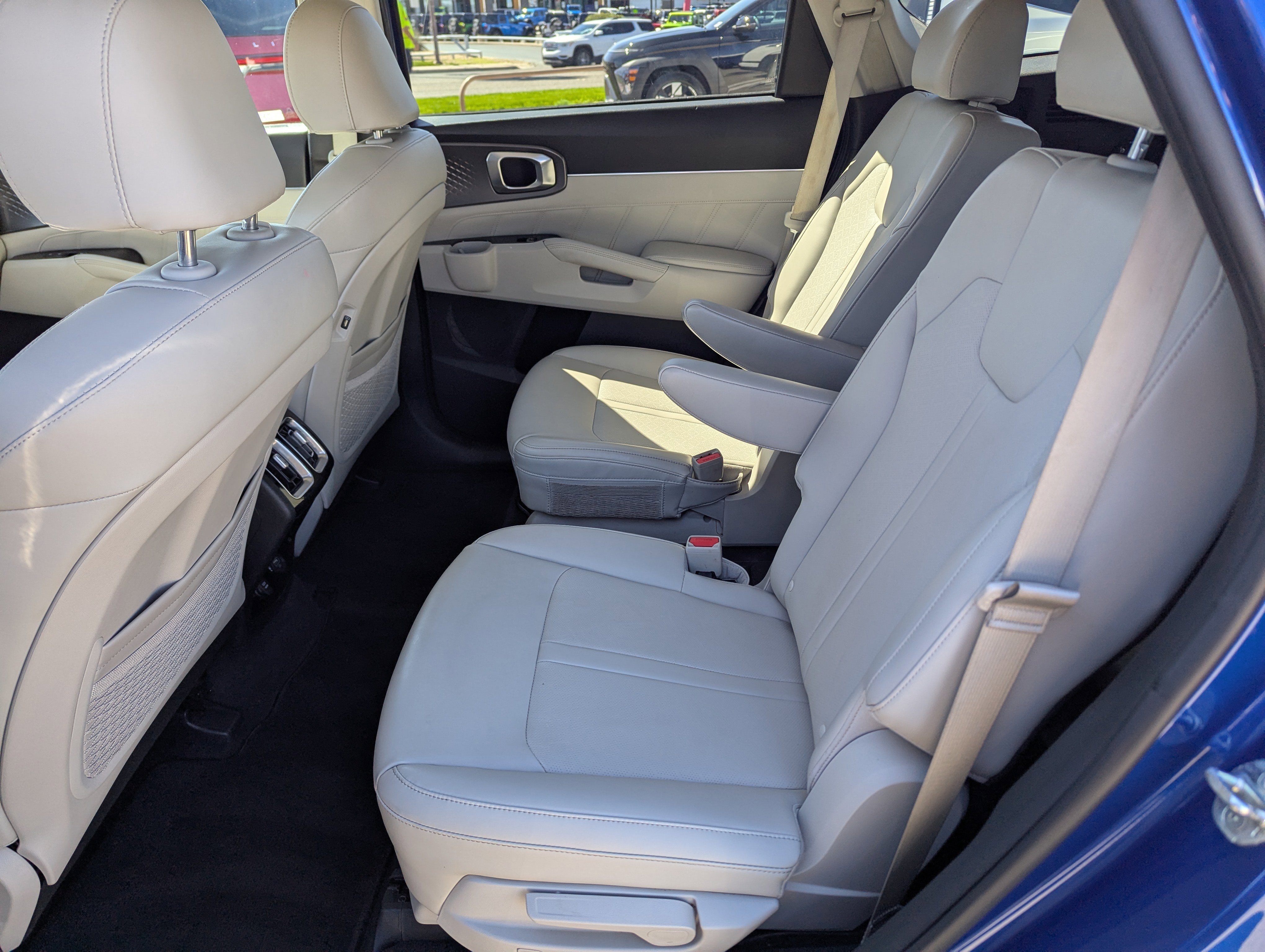 Used 2021 Kia Sorento SX image 8