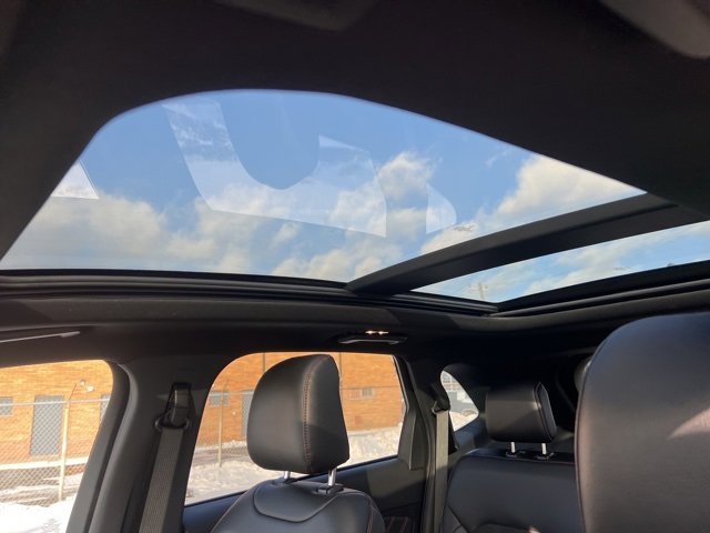 Certified 2023 Ford Edge ST-Line image 18