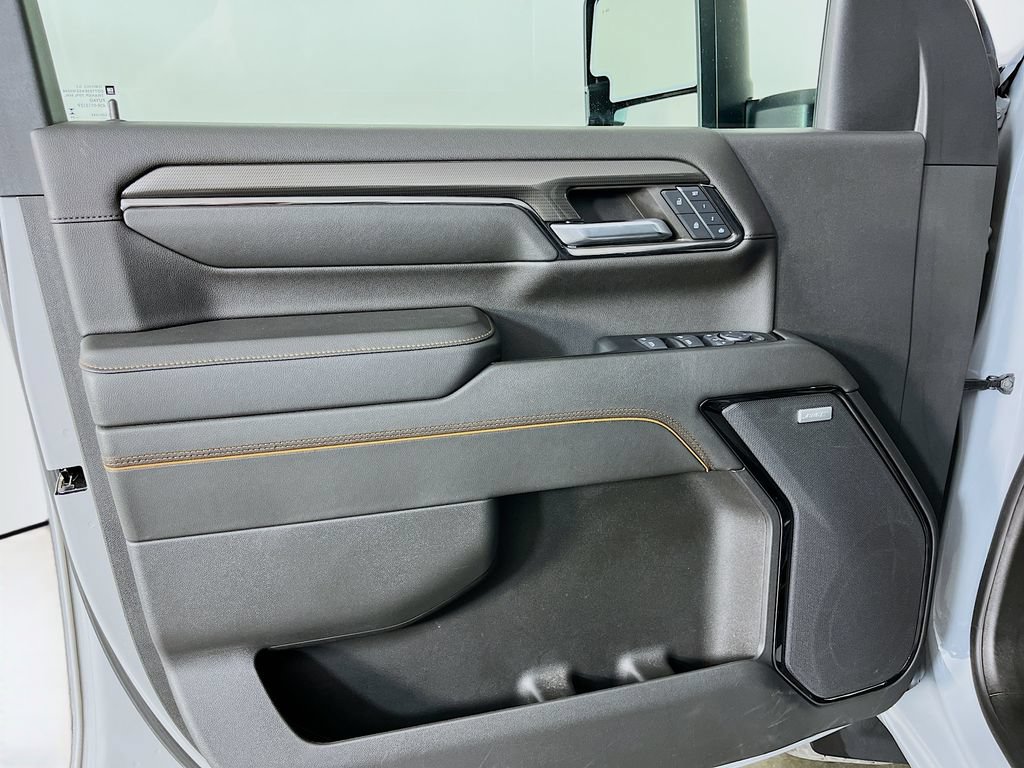 Used 2024 GMC Sierra 2500 AT4 w/ Technology Package AWD/4WD image 26
