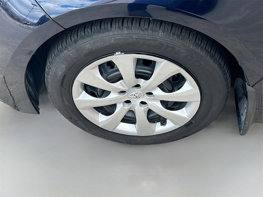 Used 2025 Toyota Corolla LE image 30