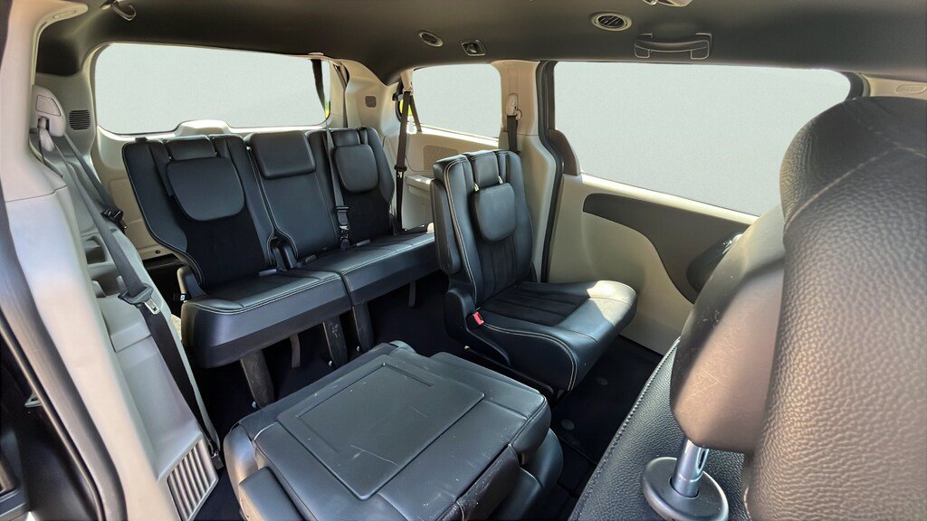 Used 2018 Dodge Grand Caravan SXT FWD image 19