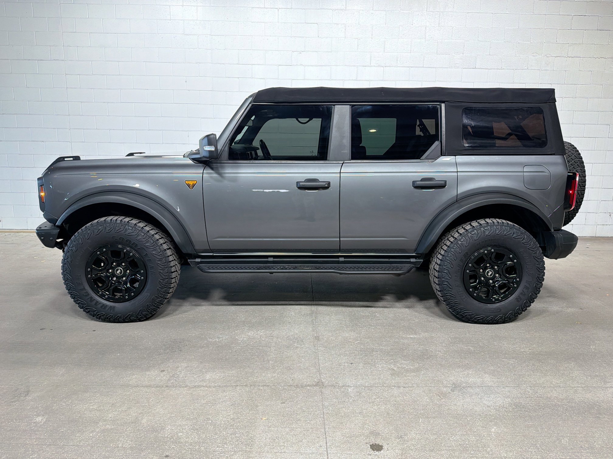 Used 2021 Ford Bronco Badlands image 2