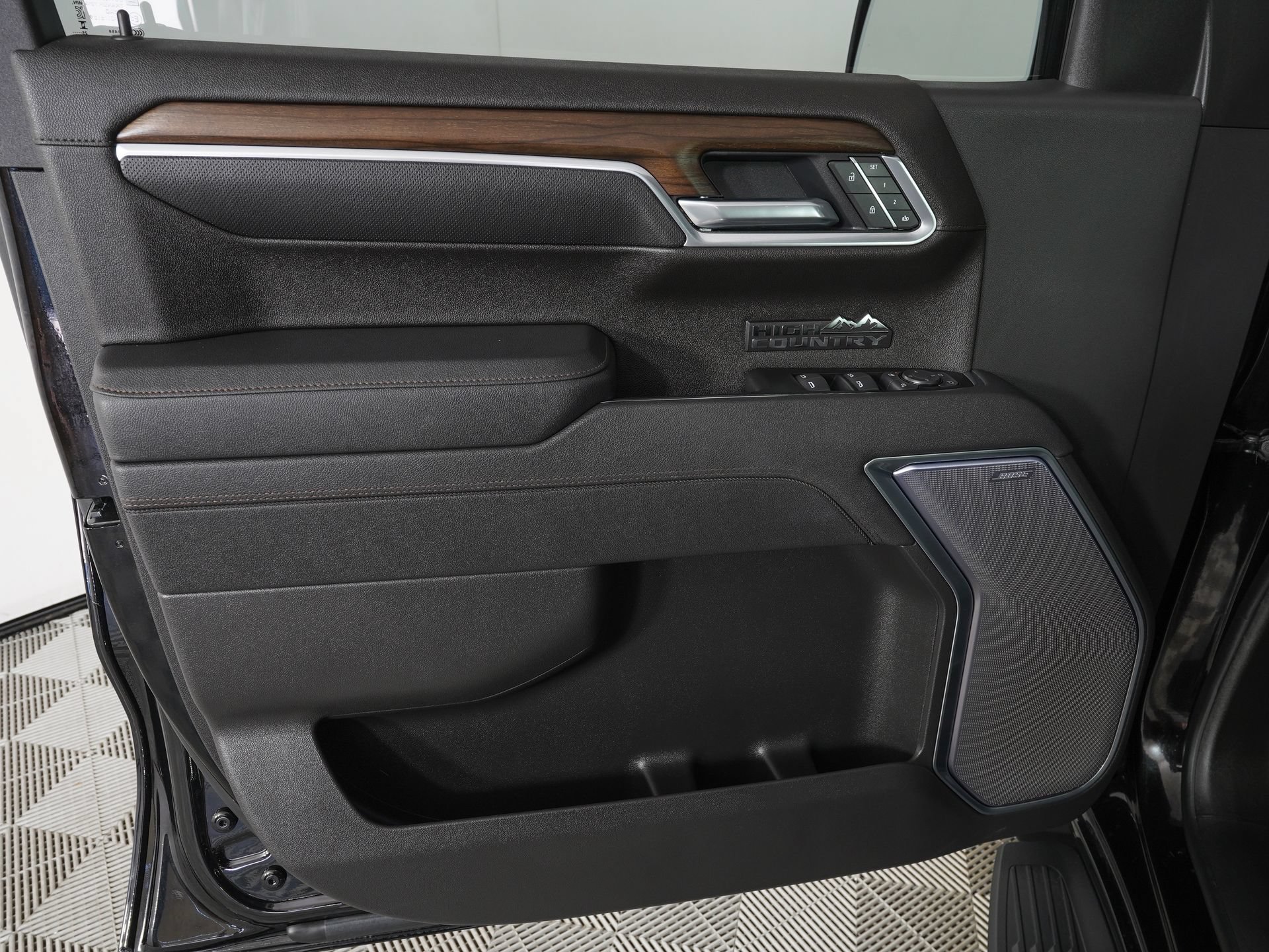 Used 2026 Chevrolet Silverado 1500 High Country w/ High Country Premium Package RWD image 14