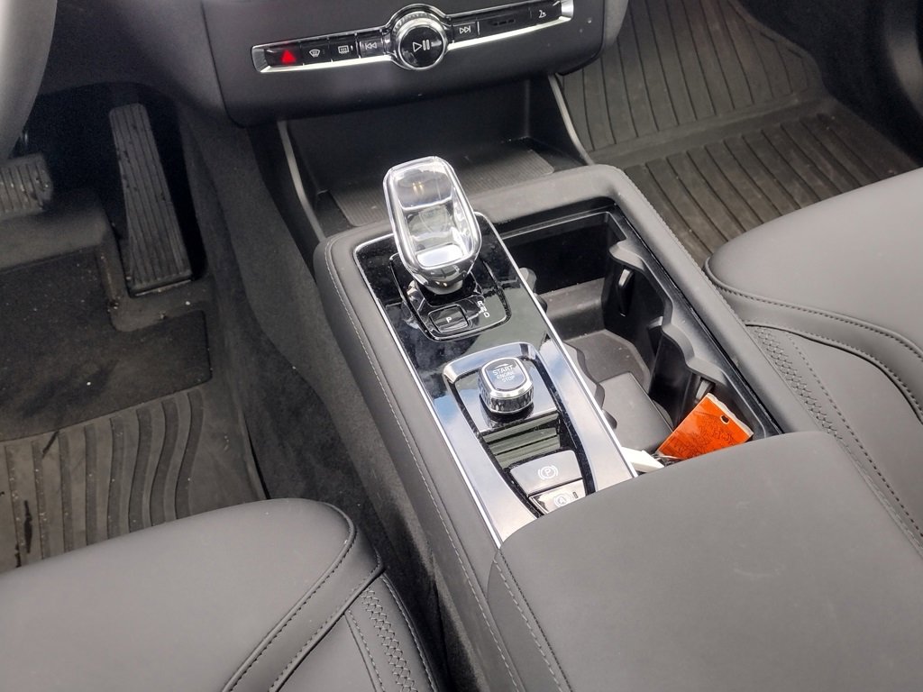 New 2026 Volvo XC90 B6 Plus w/ Protection Package Premier image 24