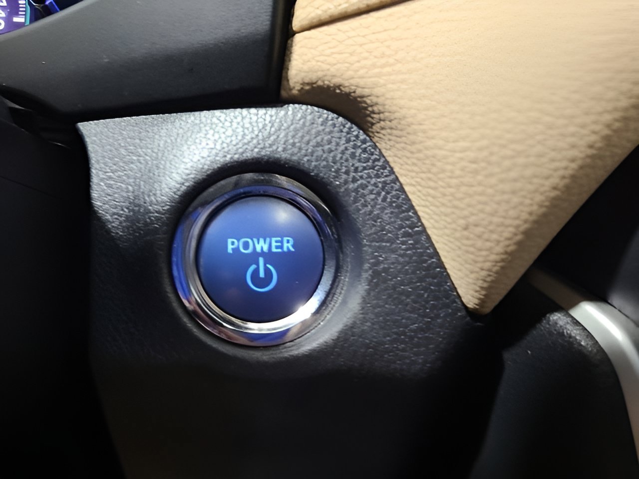 Used 2020 Toyota RAV4 Limited w/ Limited Grade Weather Package AWD/4WD image 37