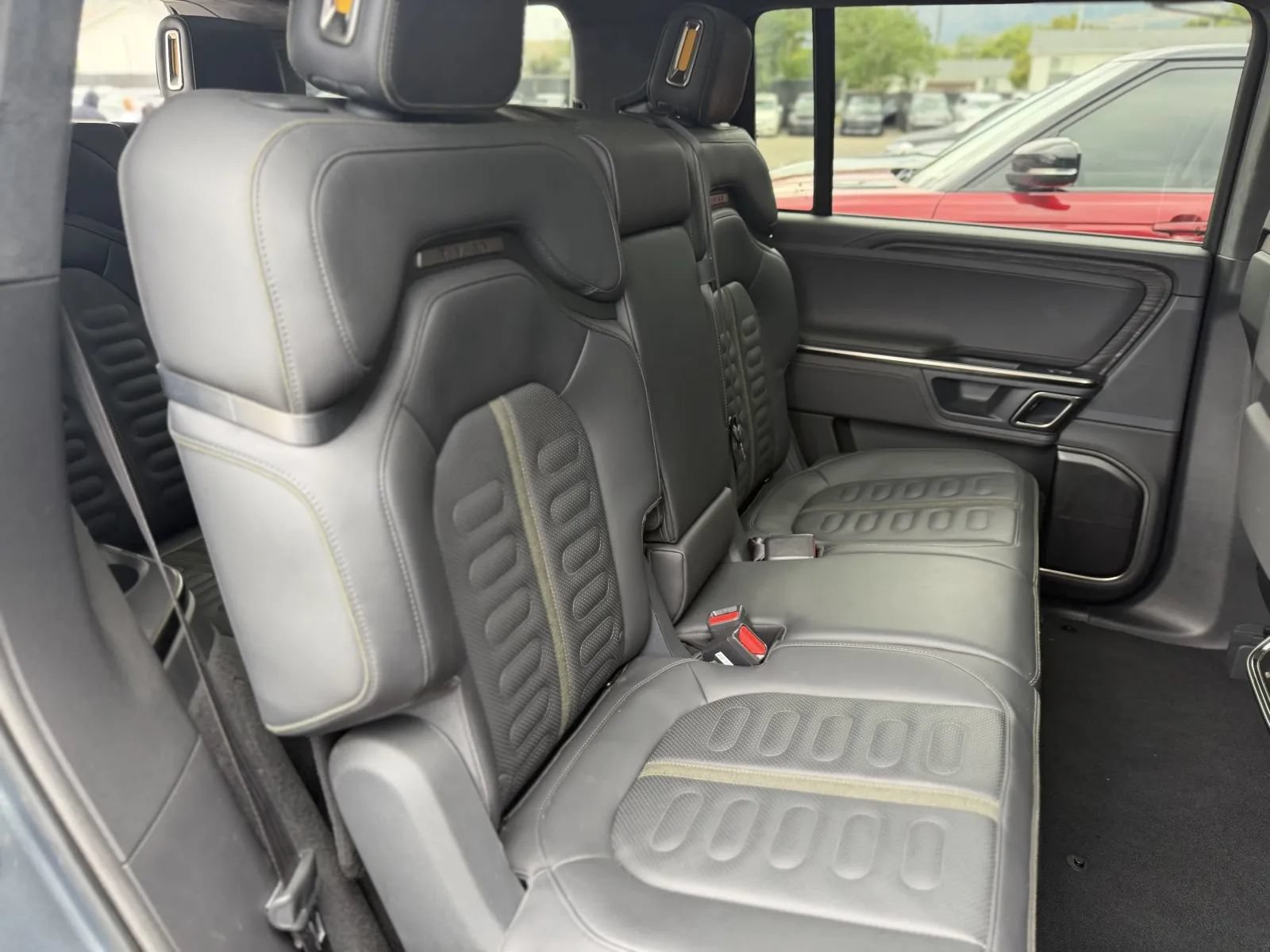 Used 2022 Rivian R1S Launch Edition Quad AWD/4WD image 21