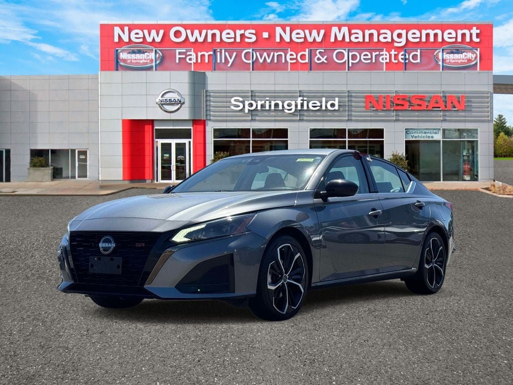 Used 2023 Nissan Altima 2.5 SR FWD image 2