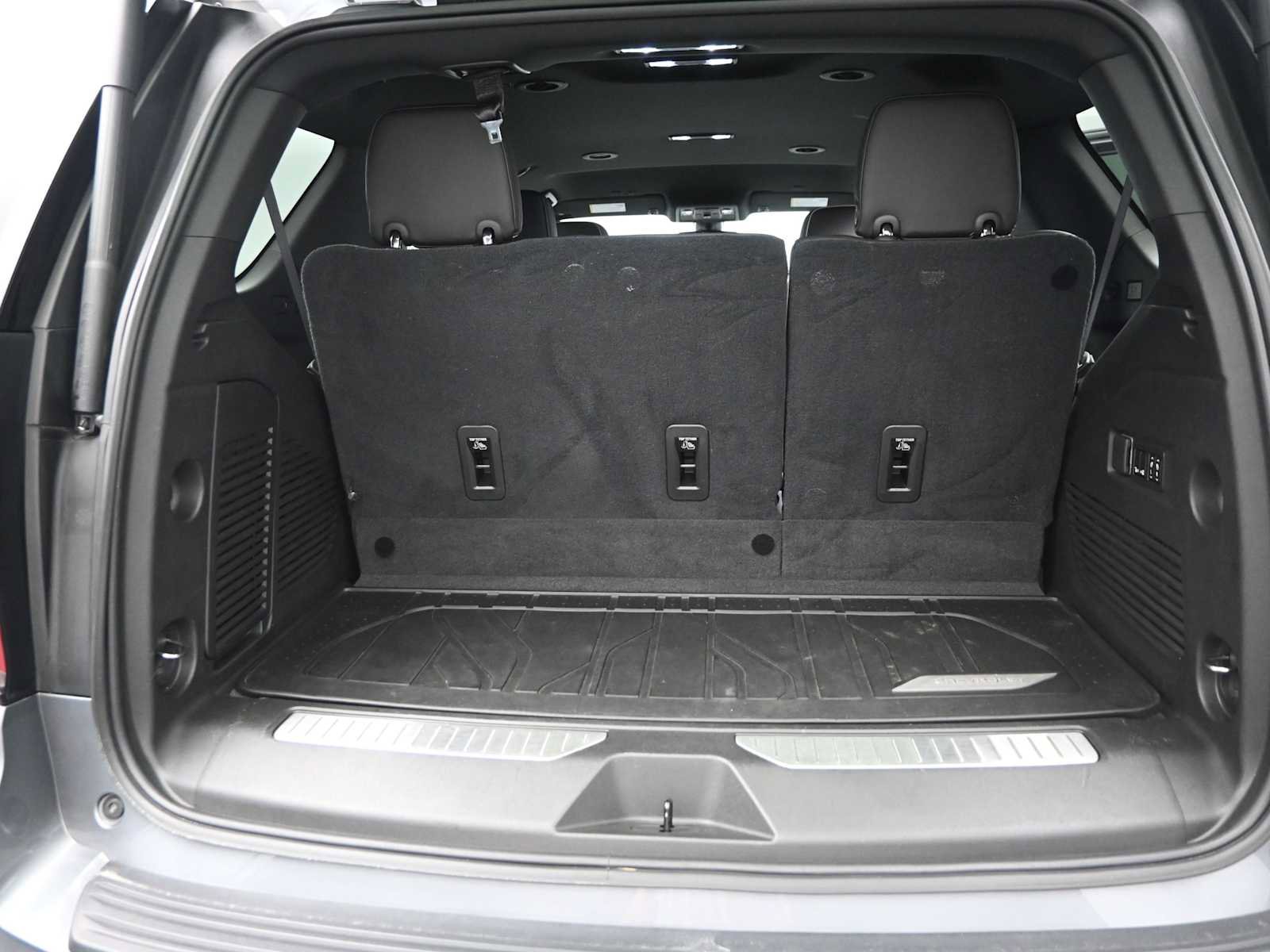 Used 2021 Chevrolet Tahoe Premier AWD/4WD image 43