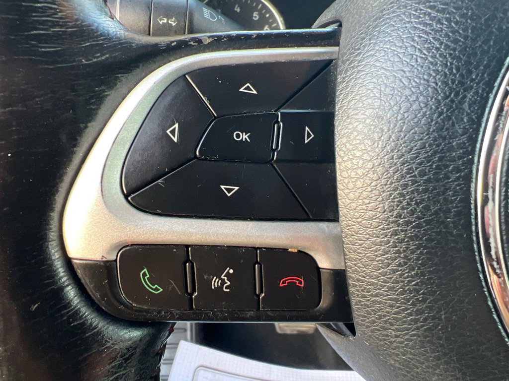 Used 2017 Jeep Renegade Trailhawk w/ Premium Trailhawk Package image 40