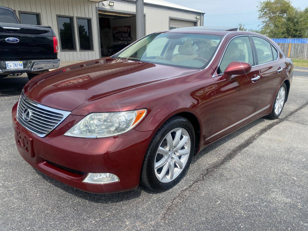 Used 2008 Lexus LS 460 RWD image 2