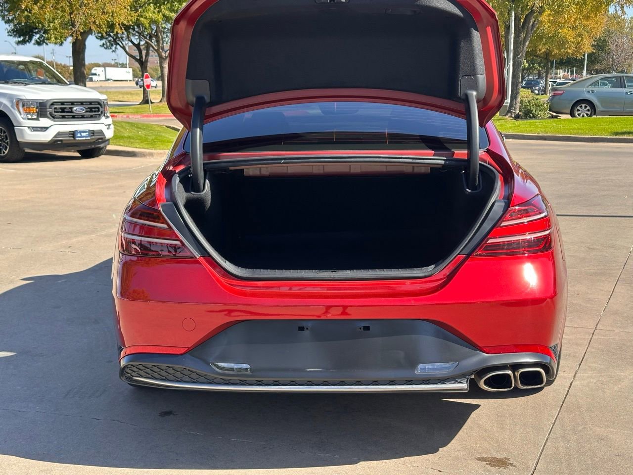 Used 2023 Genesis G70 2.0T image 15