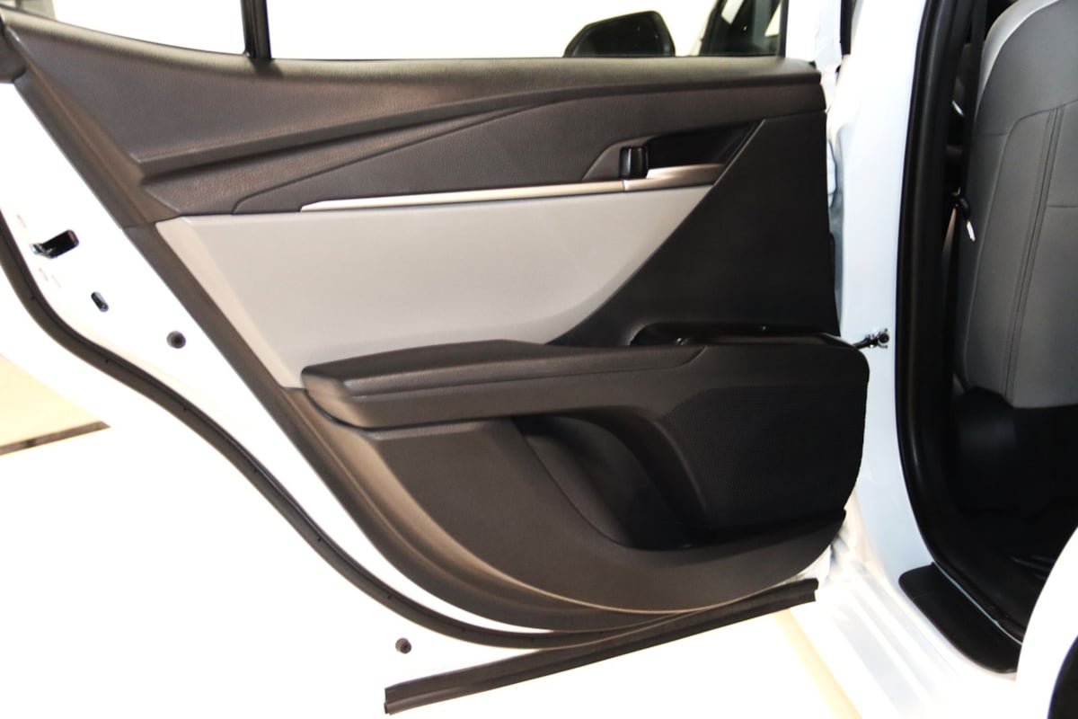 Used 2026 Toyota Camry SE FWD image 46