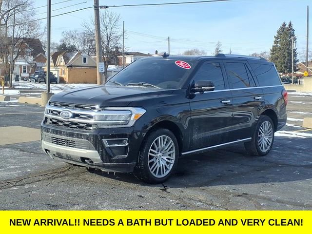 Used 2023 Ford Expedition Limited image 3