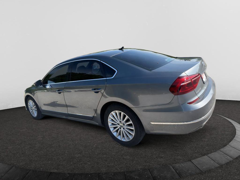 Used 2017 Volkswagen Passat 1.8T SE FWD image 6