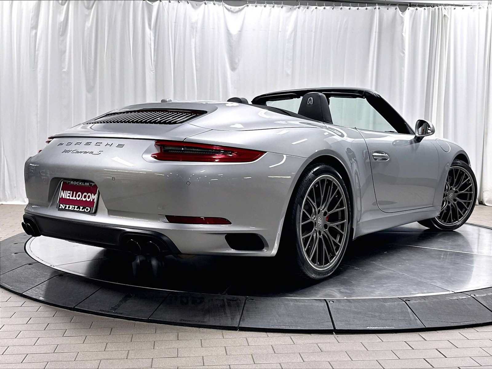 Used 2017 Porsche 911 Carrera S RWD image 9