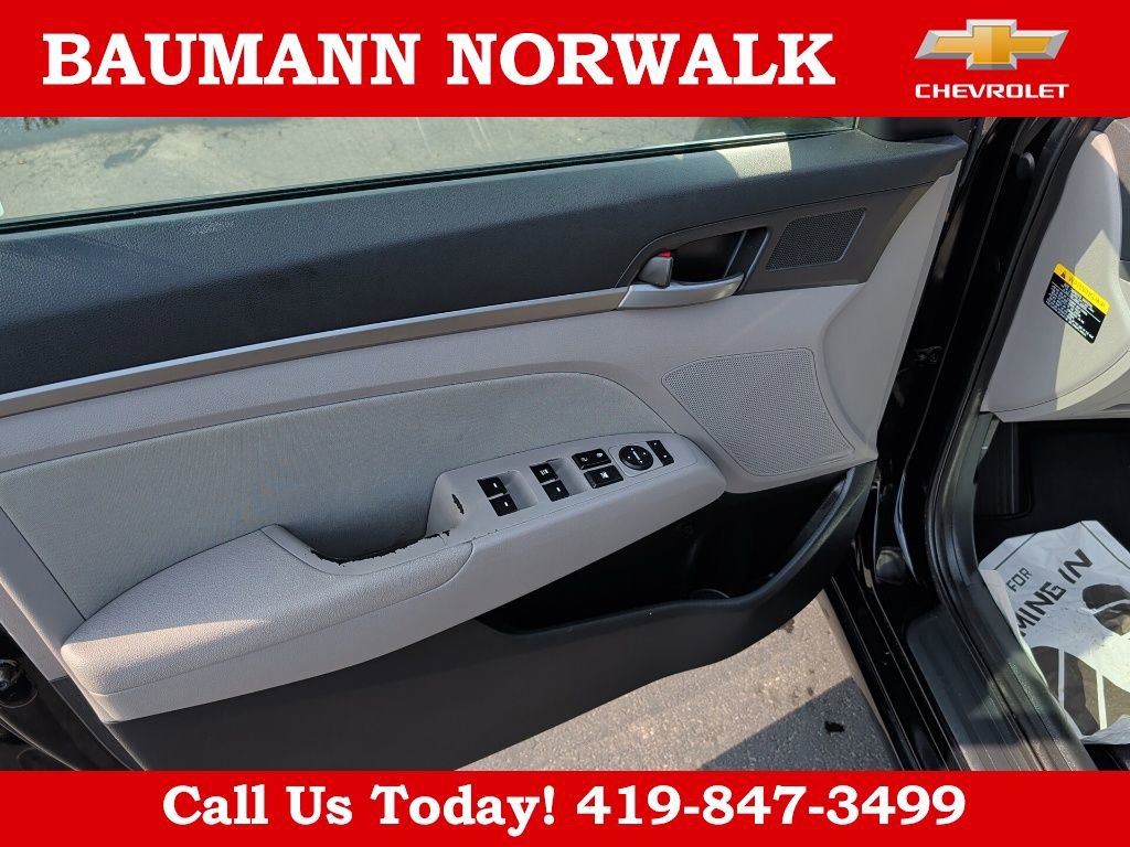 Used 2017 Hyundai Elantra SE FWD image 18