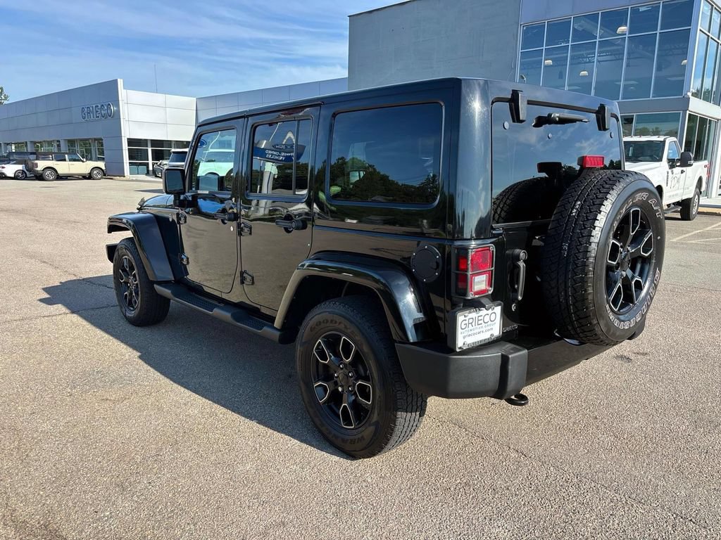 Used 2017 Jeep Wrangler Unlimited Sahara AWD/4WD image 5