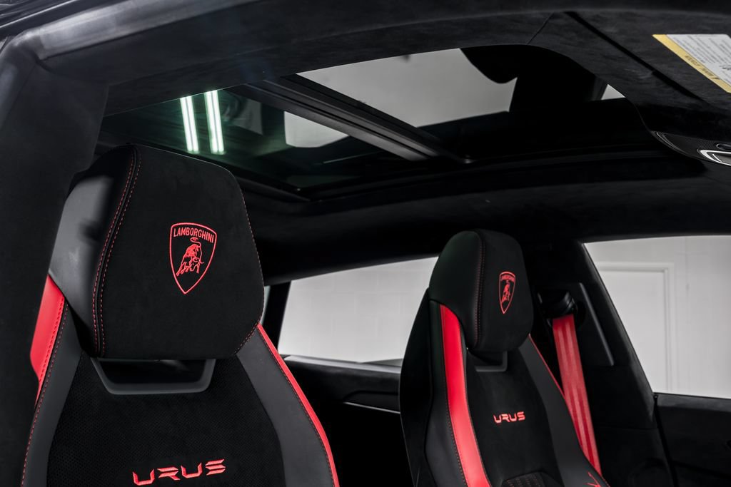 Used 2024 Lamborghini Urus Performante AWD/4WD image 44