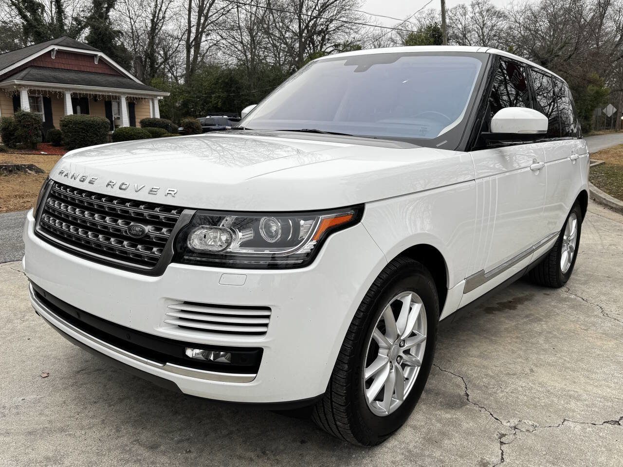 Used 2016 Land Rover Range Rover image 3