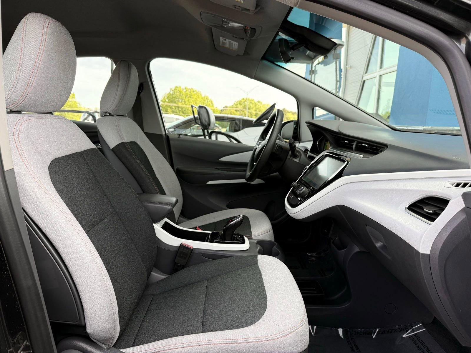Used 2018 Chevrolet Bolt LT FWD image 23