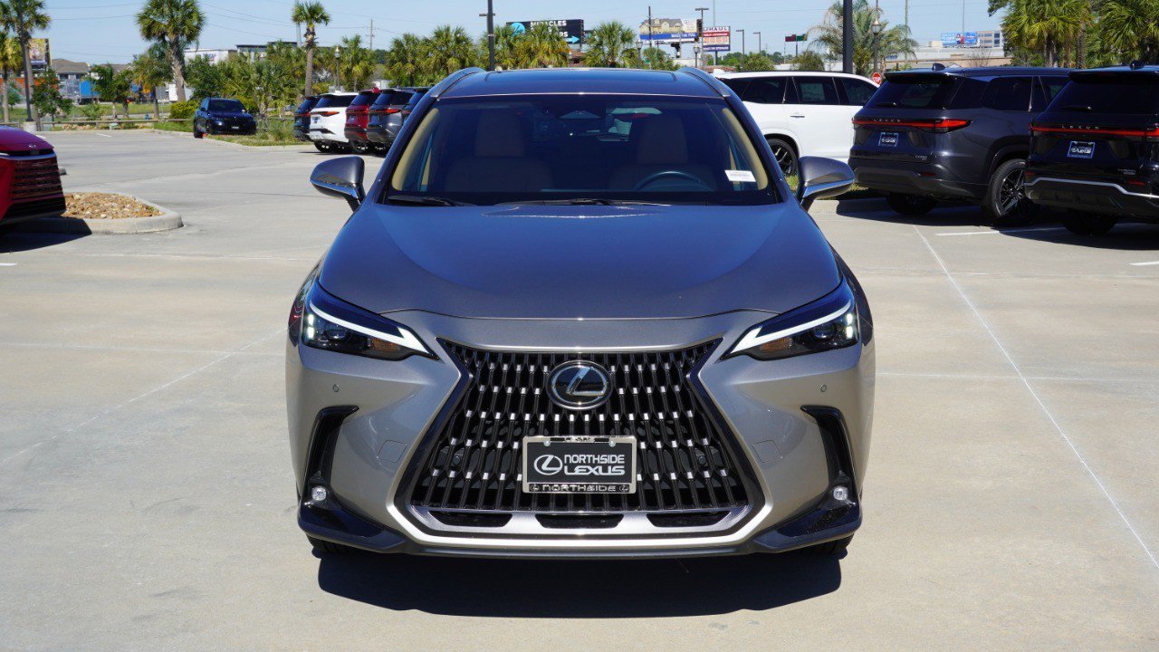 Used 2025 Lexus NX 250 FWD w/ Towing Package (2000 Lbs) image 2