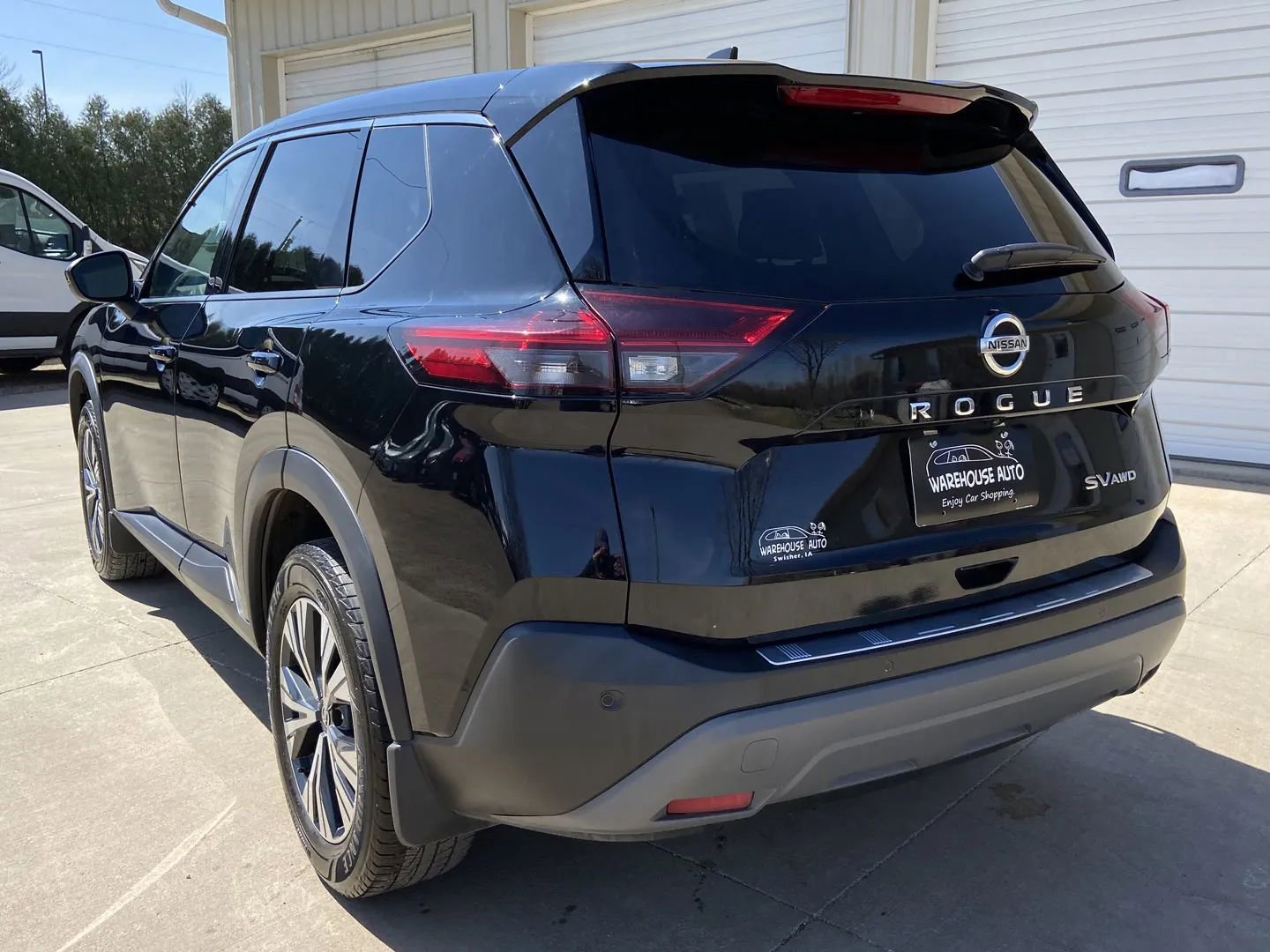 Used 2021 Nissan Rogue SV image 5