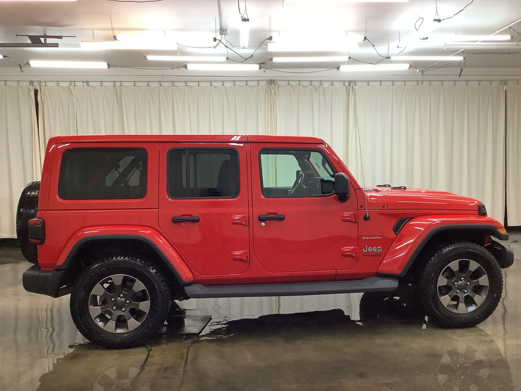 Used 2018 Jeep Wrangler Unlimited Sahara AWD/4WD image 4