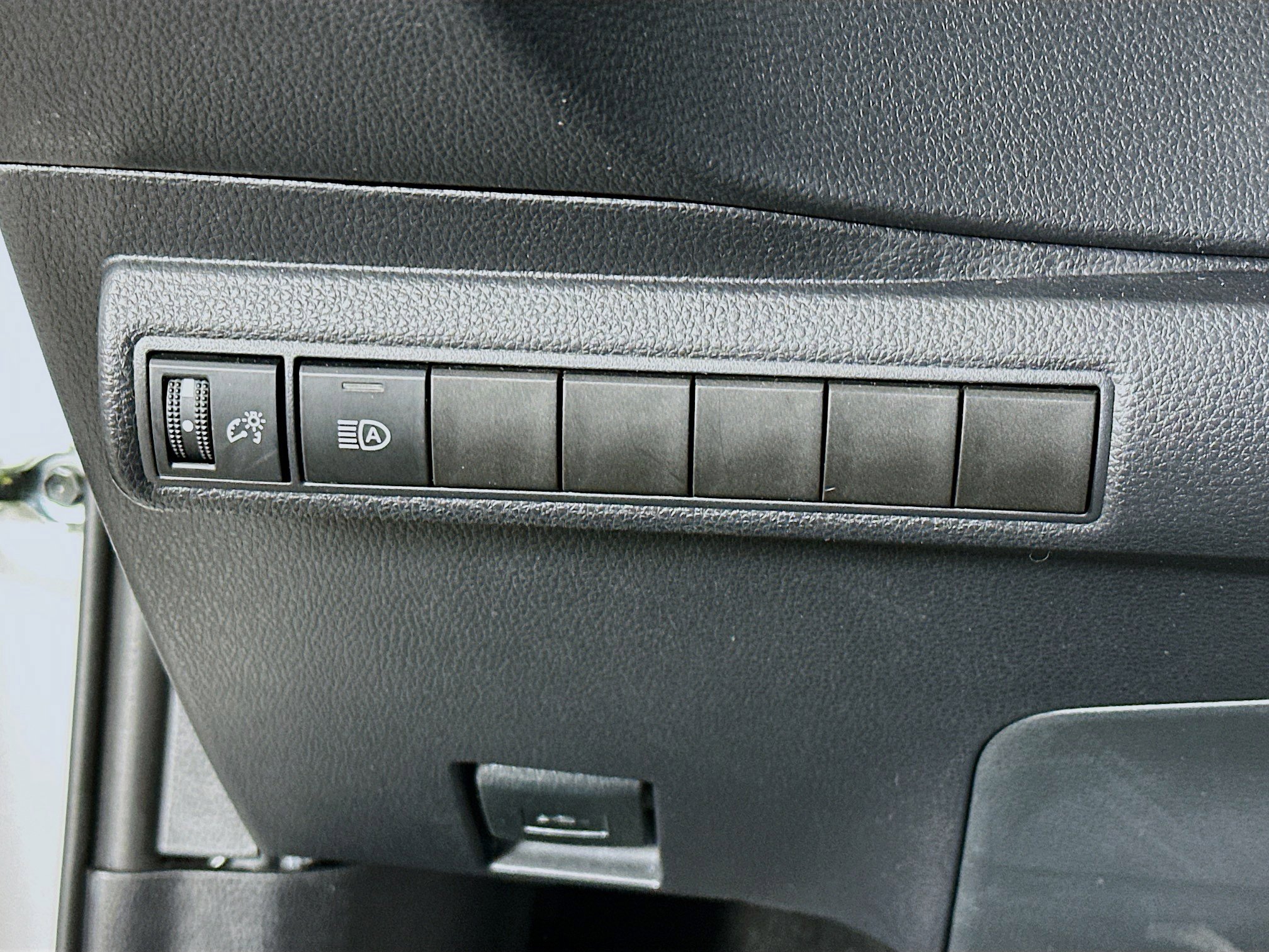 Used 2025 Toyota Corolla LE image 17