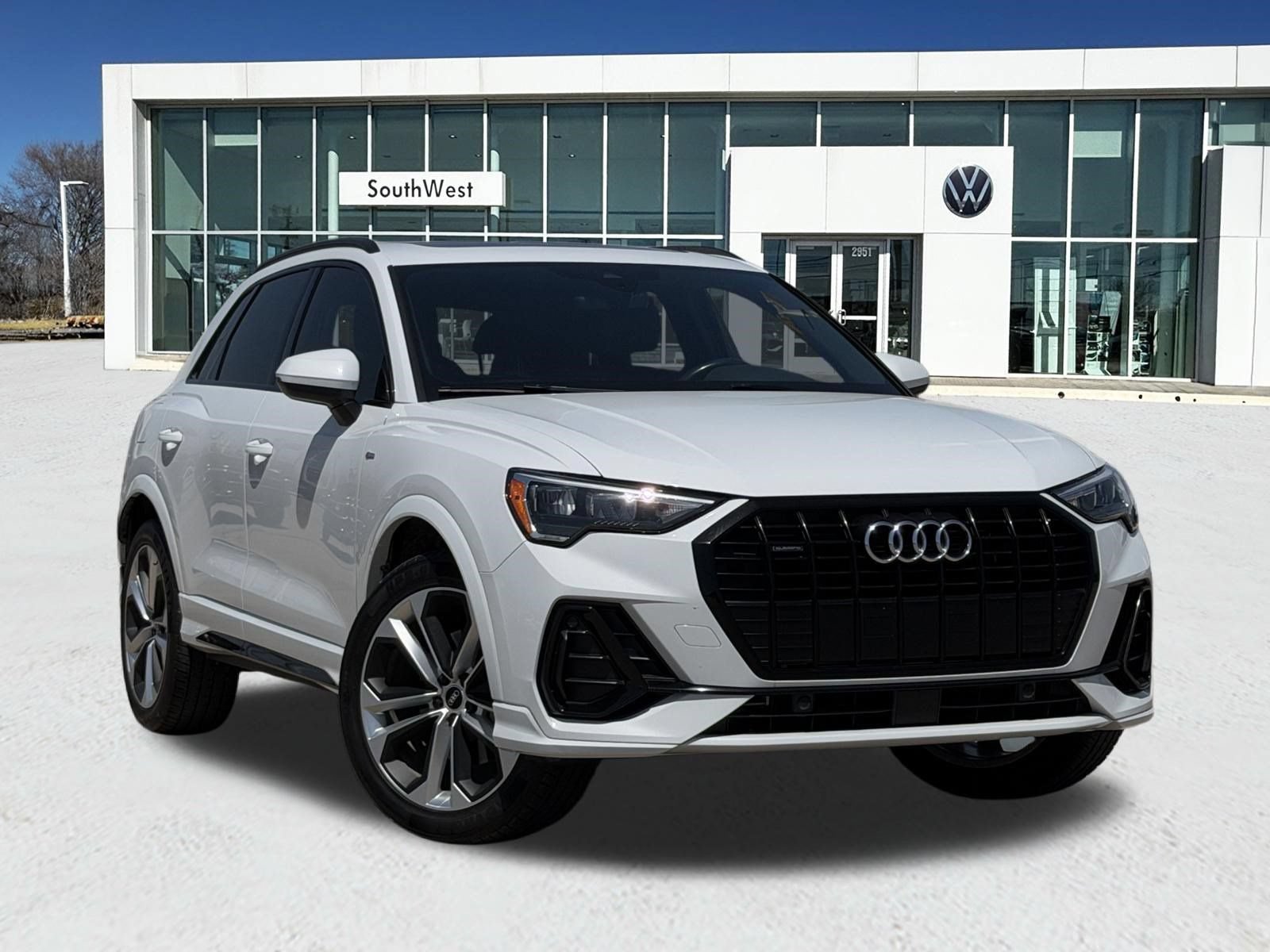 Used 2021 Audi Q3 2.0T Premium w/ 20" Wheel Package AWD/4WD image 1
