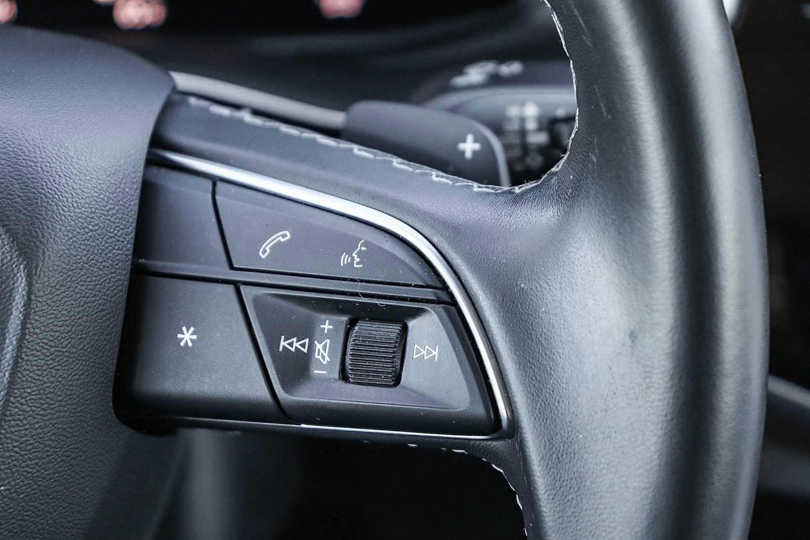 Used 2022 Audi Q8 Premium Plus image 21