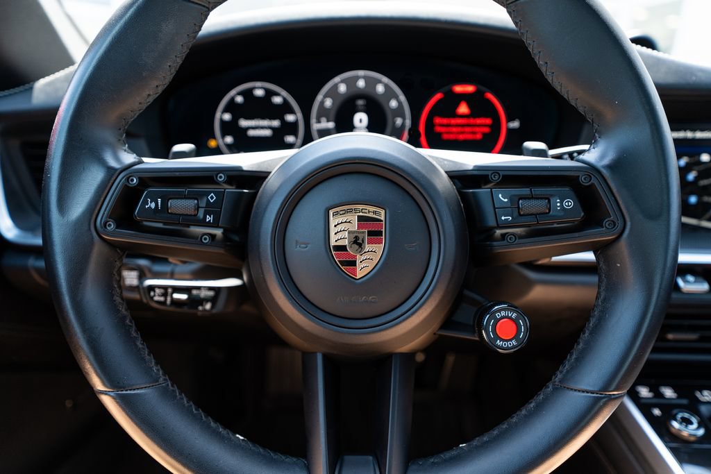 Used 2025 Porsche 911 Carrera RWD image 34