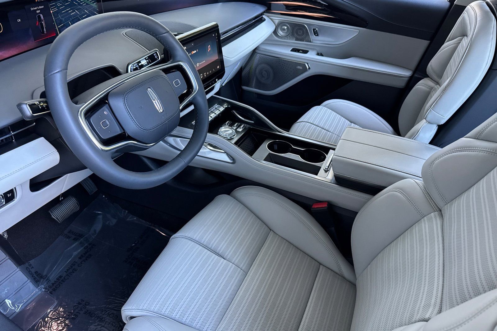 New 2026 Lincoln Nautilus Reserve image 8