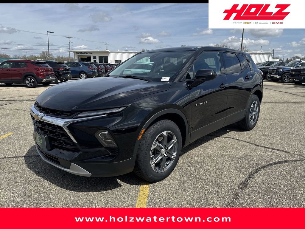 Certified 2025 Chevrolet Blazer LT AWD/4WD image 1