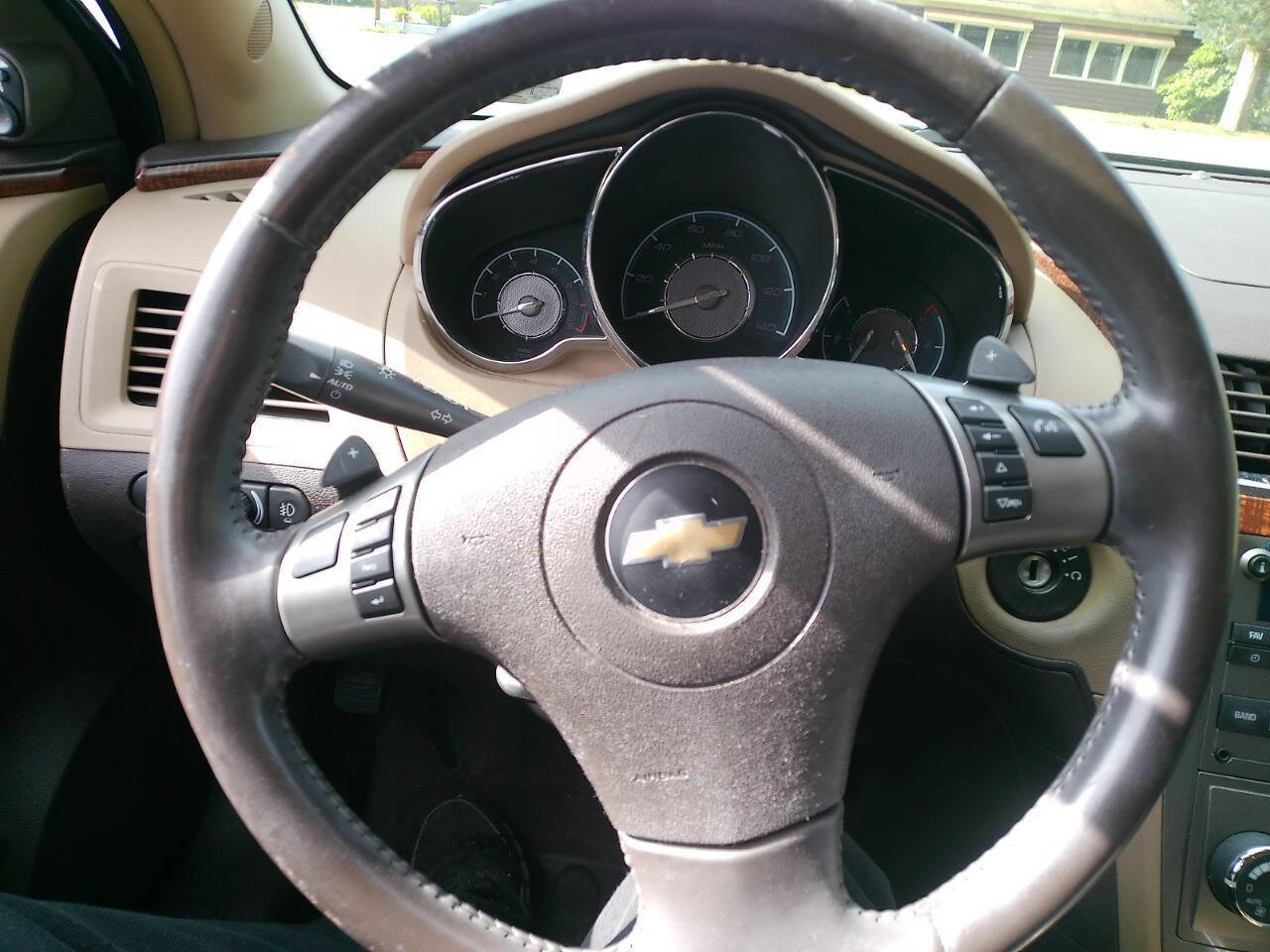 Used 2009 Chevrolet Malibu LTZ w/ Rear Power Package image 29