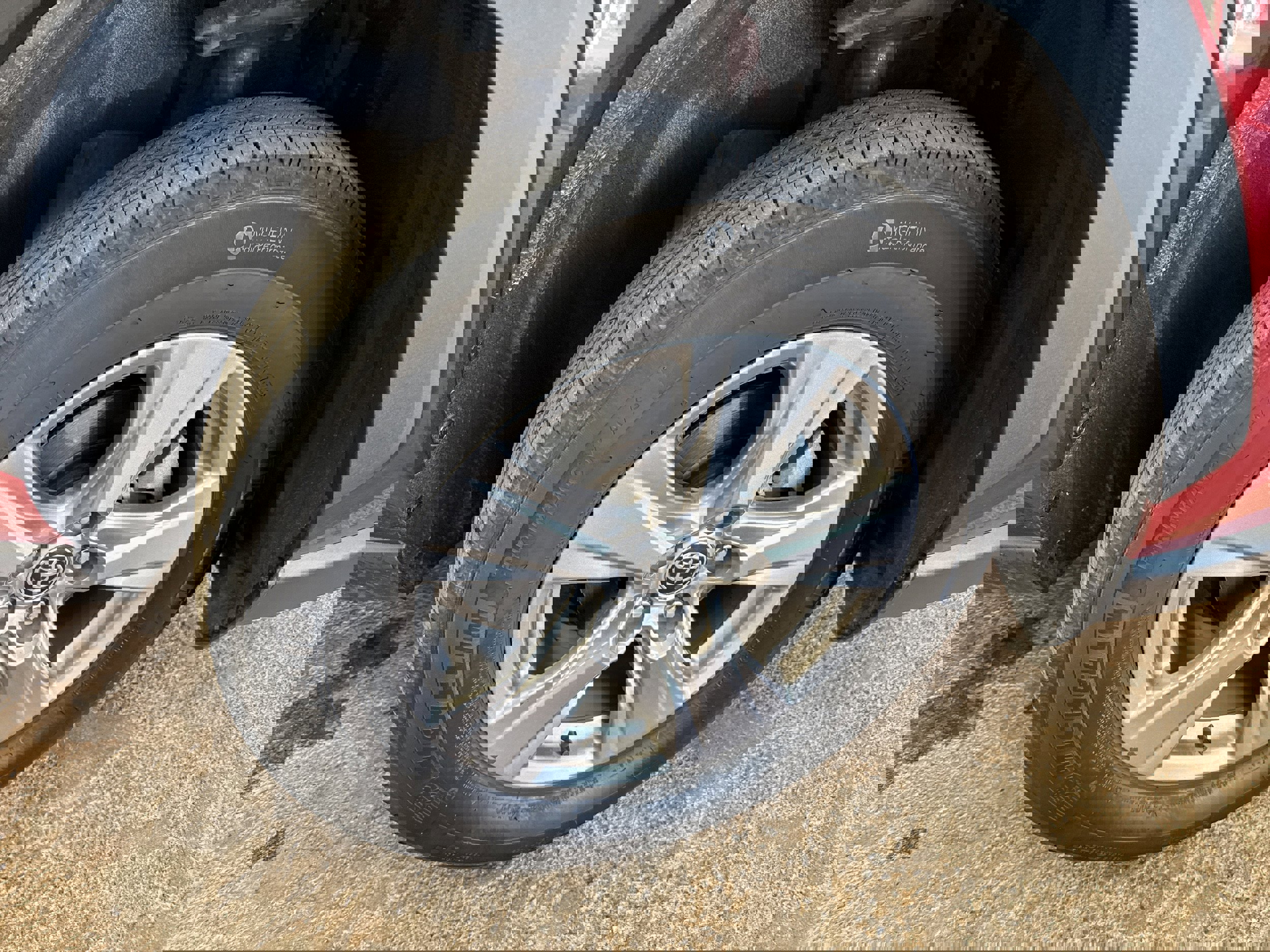 Used 2023 Toyota RAV4 XLE w/ Convenience Package image 12