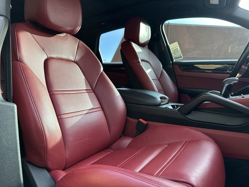 Used 2021 Porsche Cayenne S image 30