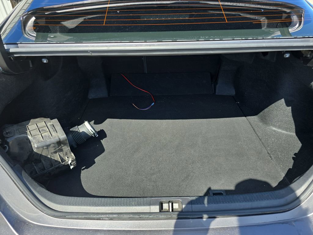 Used 2019 Toyota Camry XLE w/ Navigation Package image 11