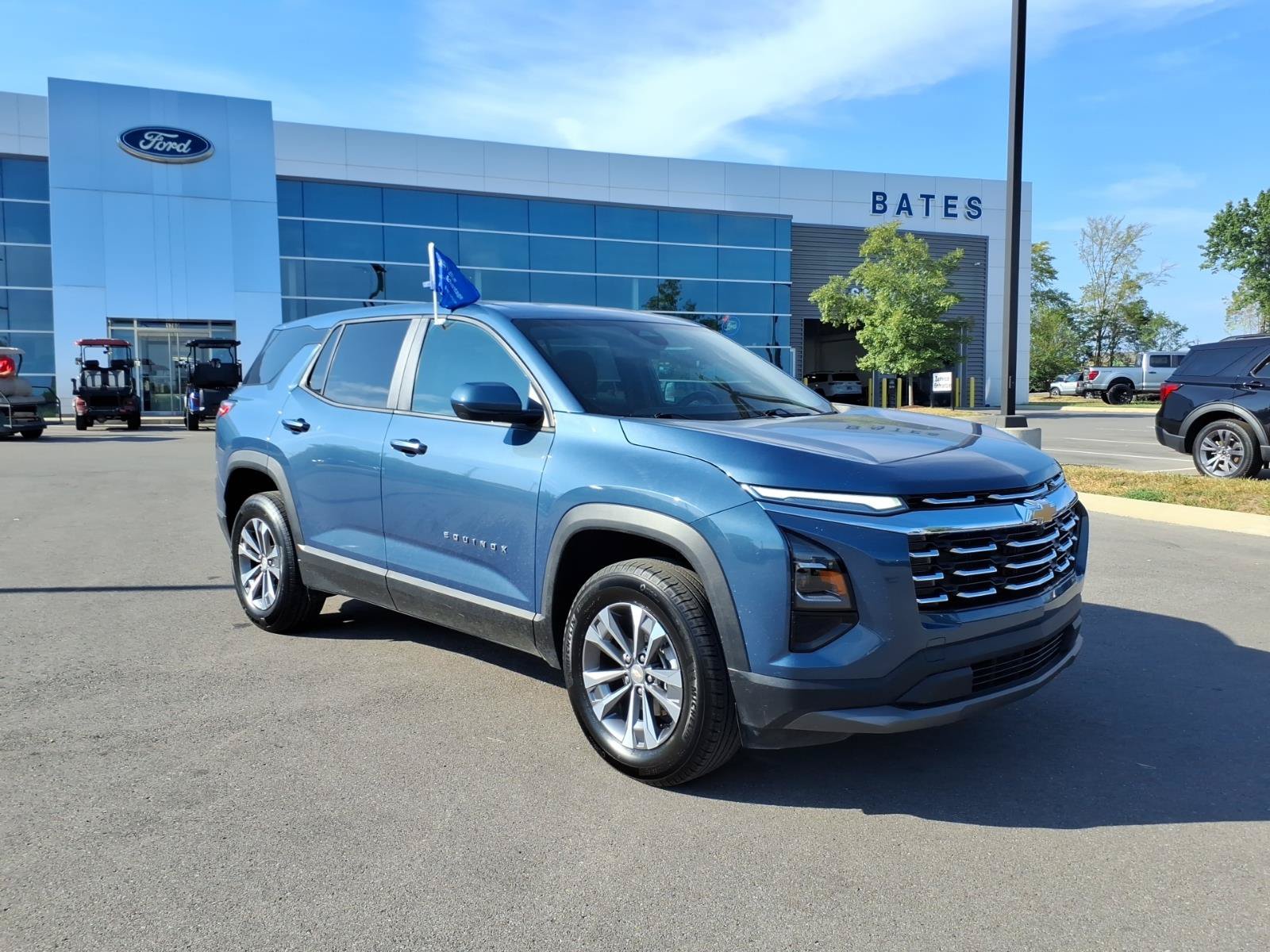 Used 2026 Chevrolet Equinox LT AWD/4WD image 1