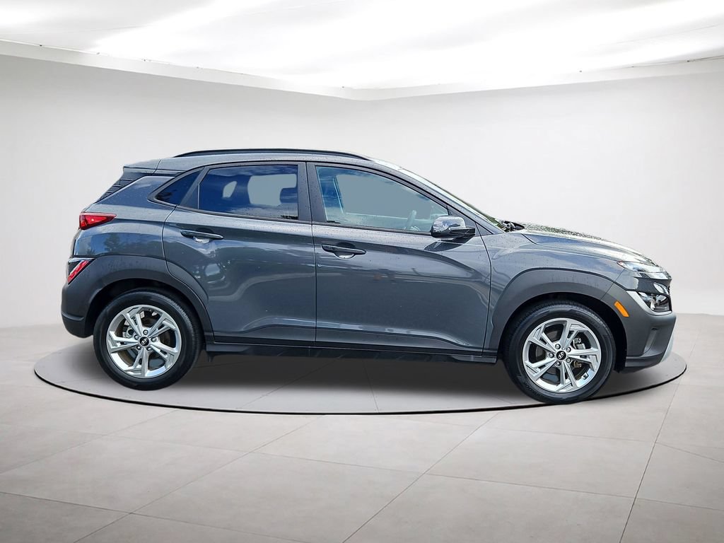 Used 2023 Hyundai Kona SEL w/ Cargo Package FWD image 7